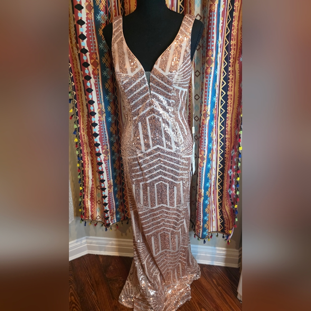 EUREKA Rose Gold Sequin Gown | Size M